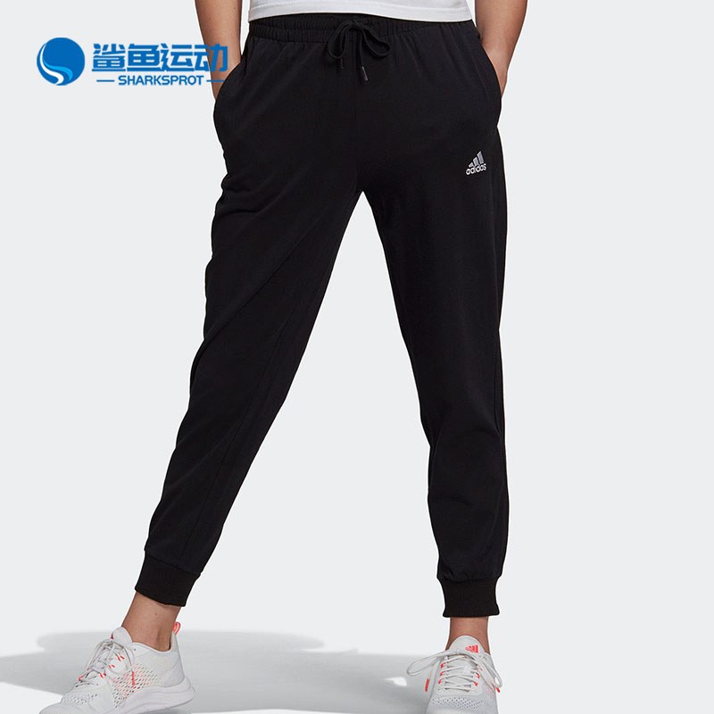 阿迪达斯女士运动短裤GM5624