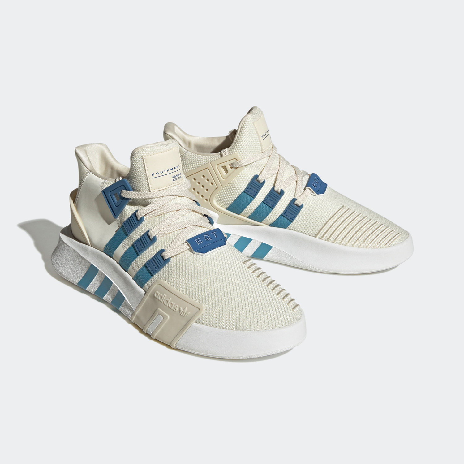 阿迪达斯男女休闲鞋ID0547