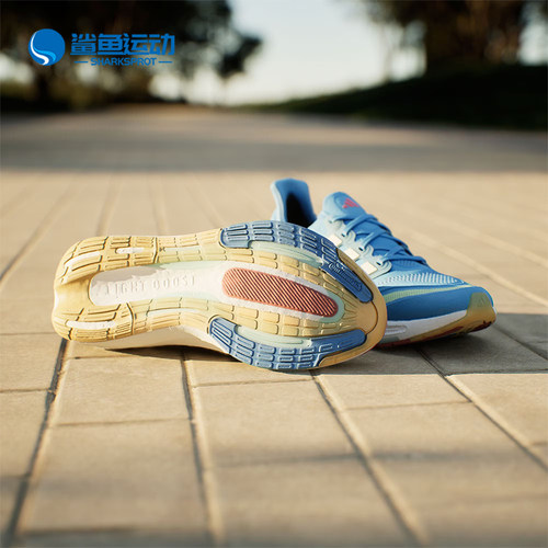 阿迪达斯男女跑步鞋IE8488