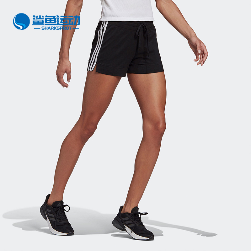 阿迪达斯女士运动短裤GM5523