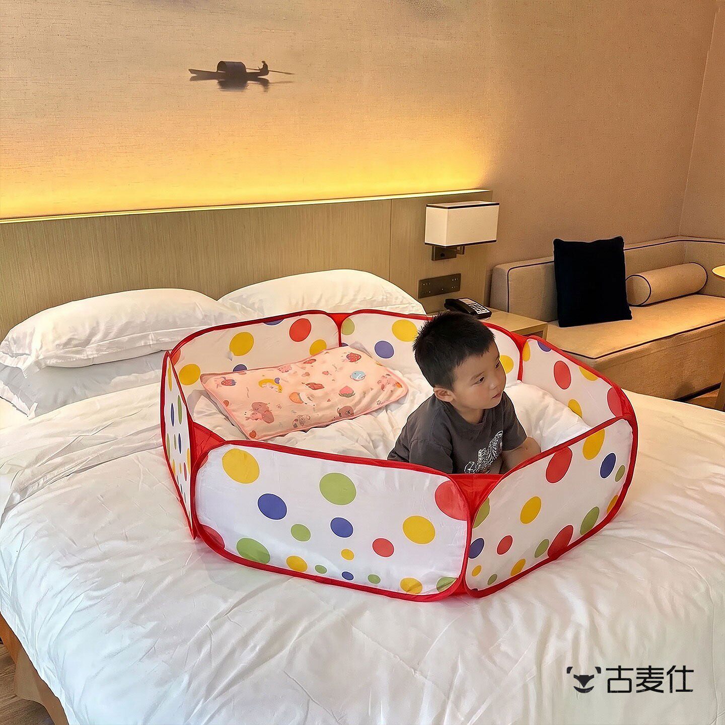 宝宝防摔围栏住酒店睡觉帐篷防掉床海洋球池可携式室内折叠免安装