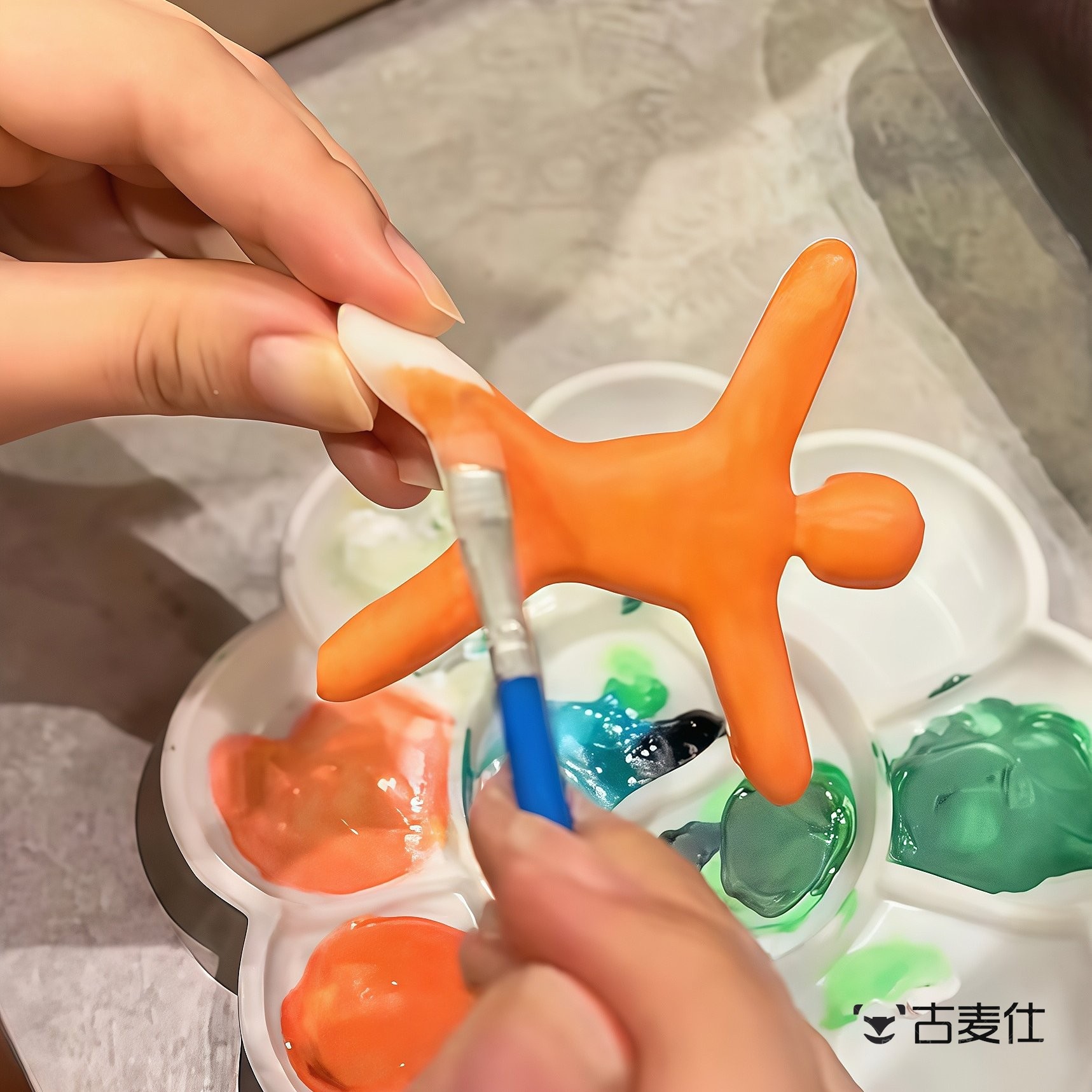 现实版涂鸦躲猫猫steam小人素体游戏变色龙躲猫猫手工涂填色玩具