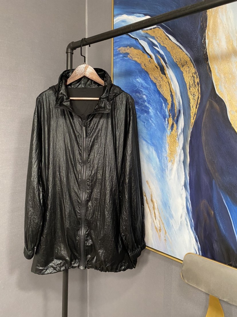 e黑白两色轻薄款立领帽可以放开中长款冲锋衣eai1jkt006