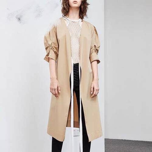 【摩系列】米色浅蓝两色V领缝制白腰带泡泡袖连衣裙MA182DRS142