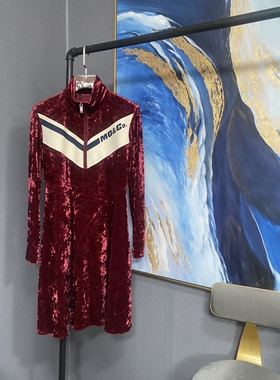 M酒红色丝绒拉链立领白色斜条连衣裙MAI4DRS031