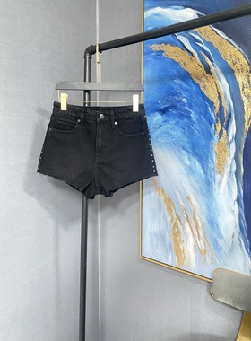 M黑灰色侧面柳钉牛仔短裤MA182SOT404