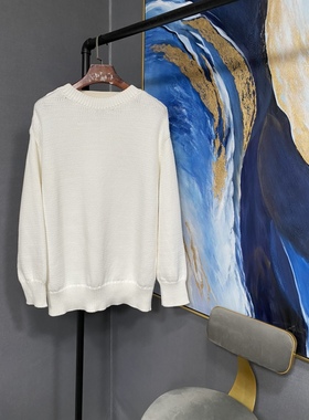 M乳白色后领拉带棒针宽松毛衣MA21SWT007