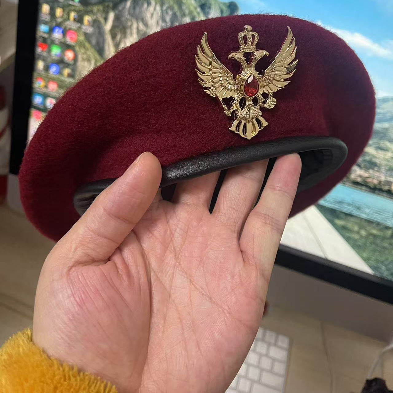 海外出口帽子欧美经典凤凰鹰徽章贝雷帽羊毛网红帽大码女王画家帽