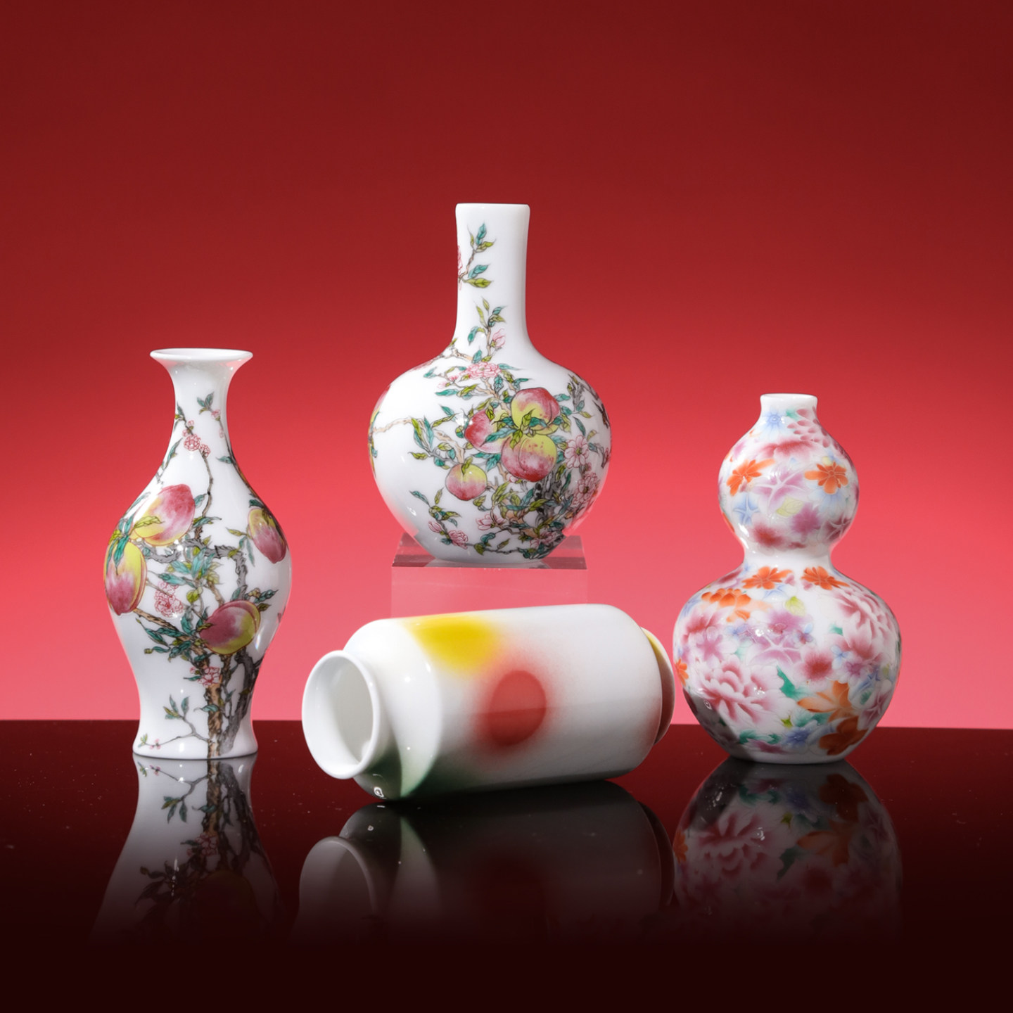 景德镇官方陶瓷仿古迷你摆件粉彩手绘九桃天球瓶高档乔迁礼礼盒装