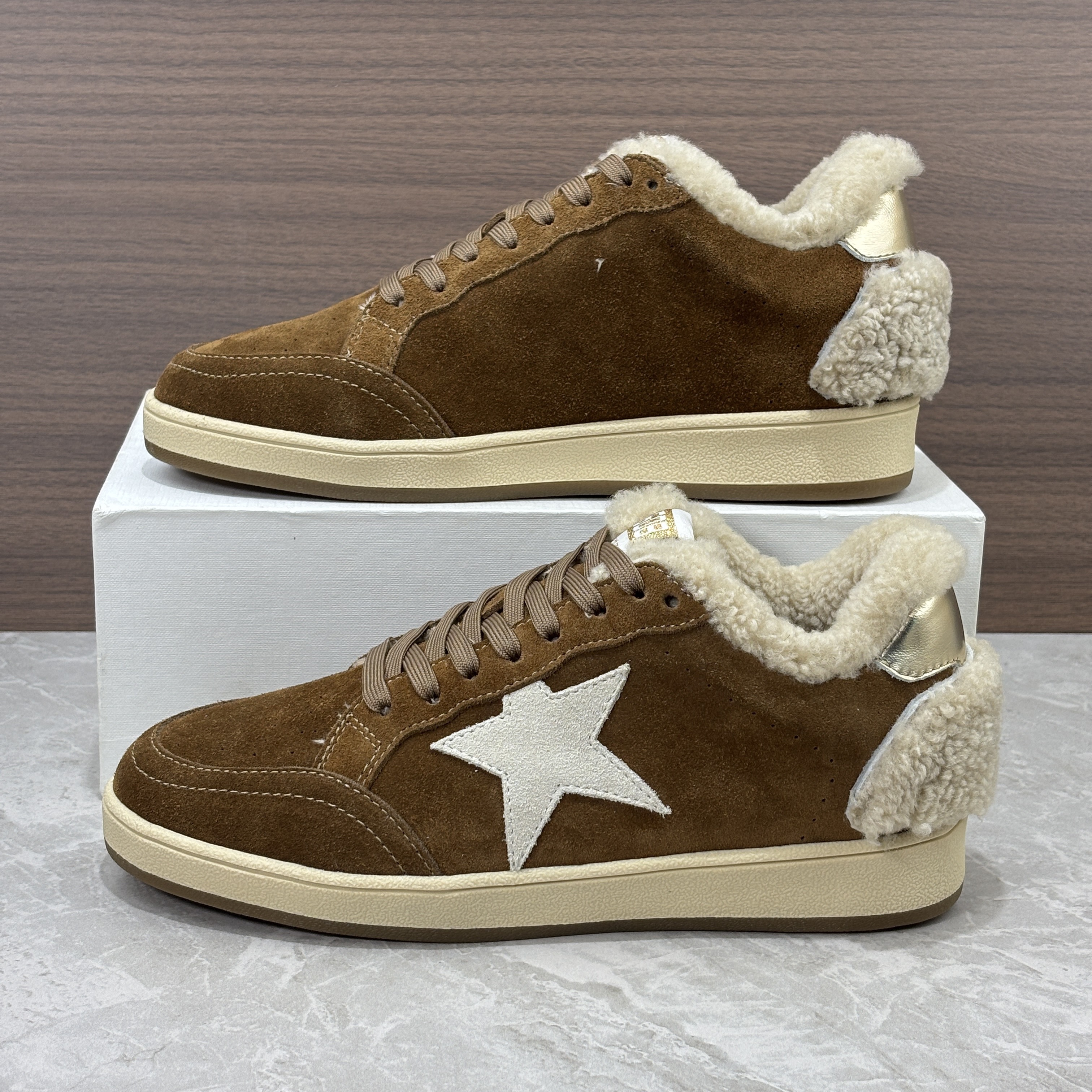 欧洲站星星板鞋2025冬季新款真皮加绒德训鞋女欧货厚底保暖大棉鞋