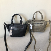外单简约精致百搭通勤斜挎小包百搭休闲包手提包饺子托特包