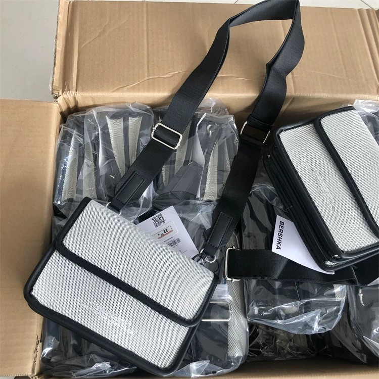 清仓！简约立体小方包单肩斜跨小众设计潮包休闲包