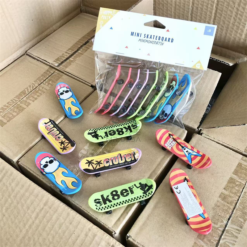 指尖玩具滑板回力车 迷你滑板模型玩具 儿童益智玩具