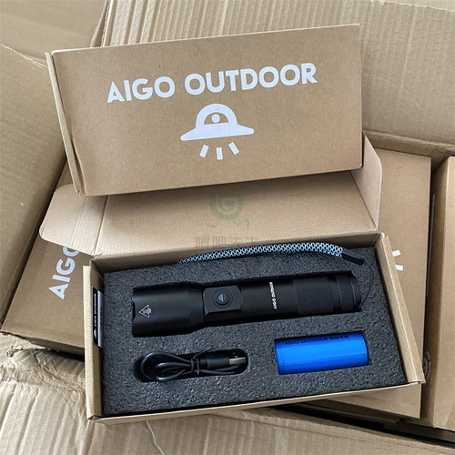S02强光可充电手电筒 伸缩变焦远射户外露营家用便携手电