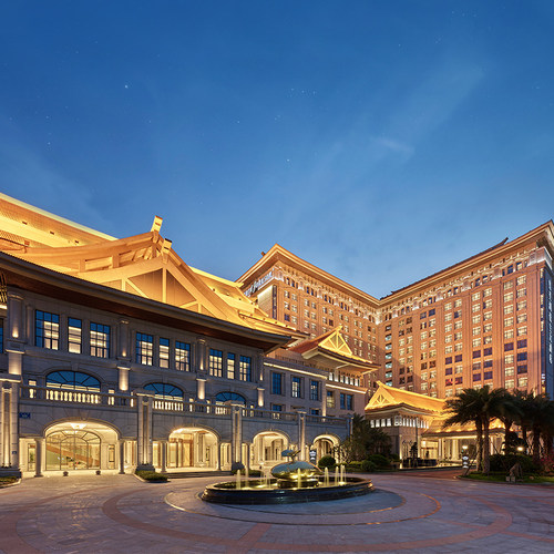 【住】 厦门集美湖豪生大酒店豪生亲子房1-2晚 【食】599套餐次日2大2小自助早餐（1.2M以下）/1099含亲子套餐一份  【礼】入住每日迷你吧畅饮 【赠】室内恒温泳池&健身房