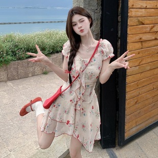 温柔风甜美荷叶边碎花飘带泡泡袖 独特漂亮初夏穿搭夏季 收腰连衣裙
