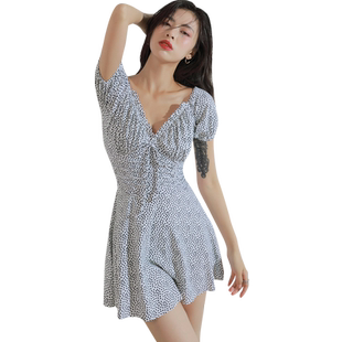 omom2026春夏新款美背性感修身小胸聚拢连体泳衣显瘦温泉度假泳装