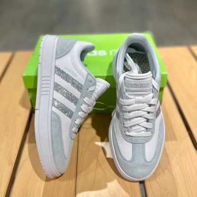 Adidas阿迪达斯女子板鞋