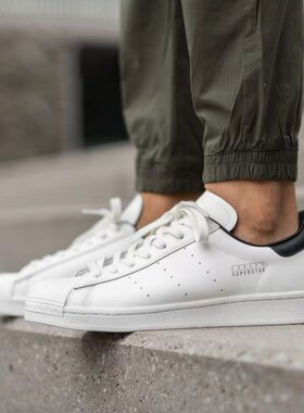 Adidas阿迪达斯男女款休闲运动鞋