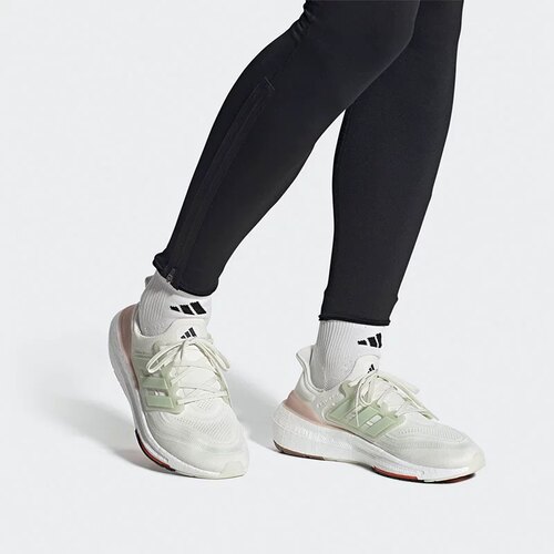 Adidas阿迪达斯男女款跑步鞋