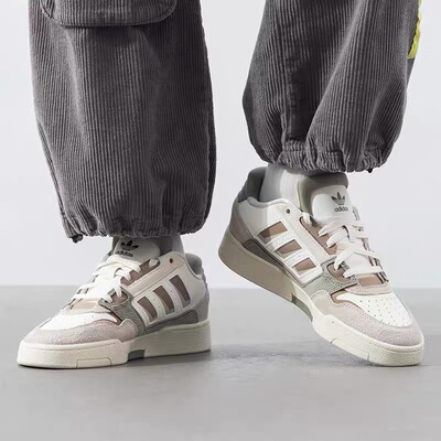 Adidas男女款时尚舒适休闲板鞋
