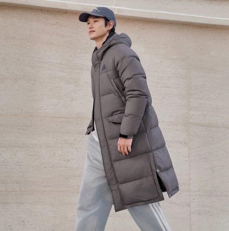 阿迪达斯冬季长款运动羽绒服