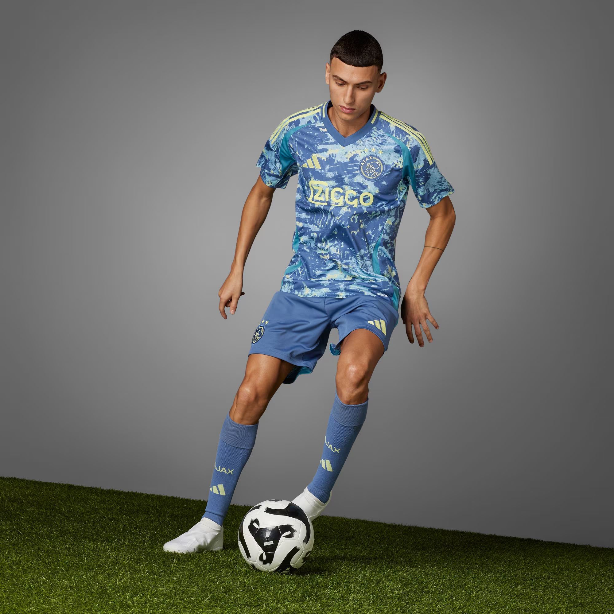 Adidas阿迪达斯舒适短袖球衣T恤