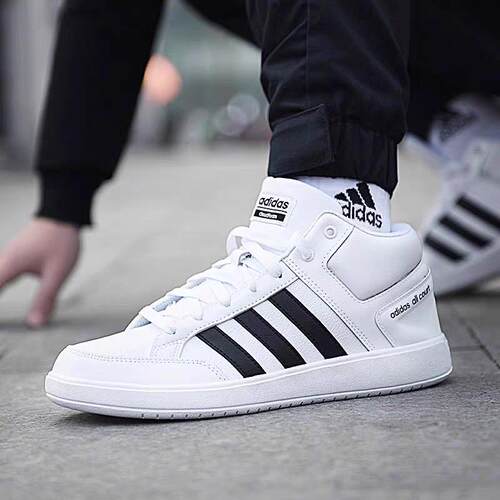 Adidas阿迪达斯高帮小白鞋