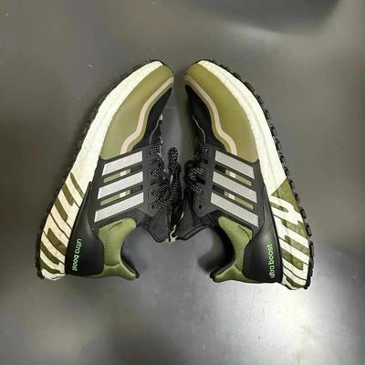 Adidas阿迪达斯UB跑步鞋