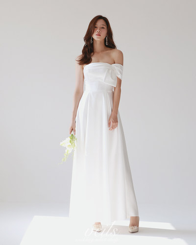 简约一字肩单袖蝴蝶结轻婚纱