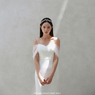 Veils白色简约吊带纱袖轻婚纱