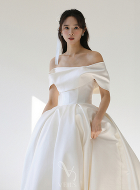 Veils简约香槟白色缎面一字肩婚纱修身高腰显瘦显白新娘迎宾纱
