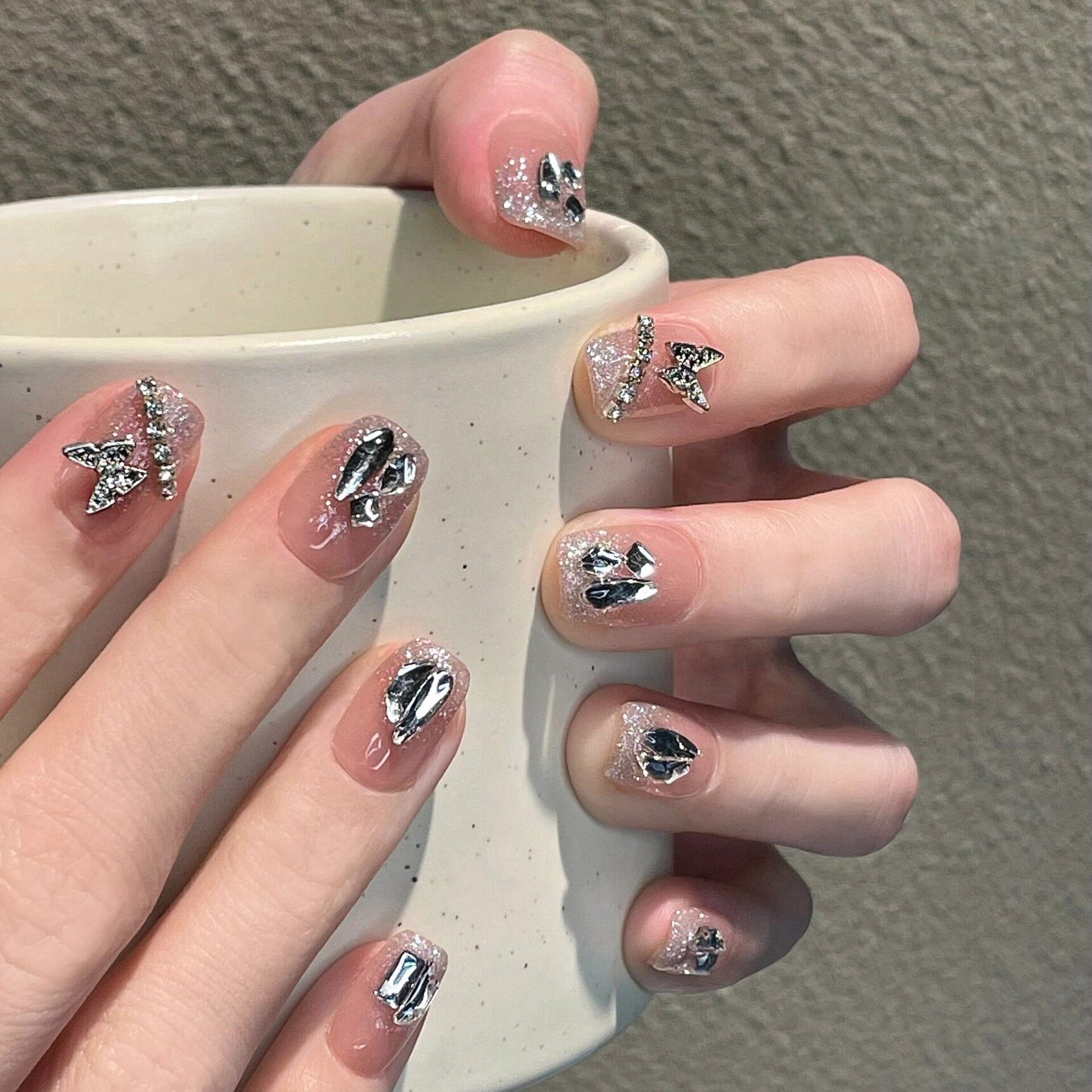 纯手工穿戴甲小红书秋冬新款美甲贴片成品爆闪满钻蝴蝶短甲可拆卸