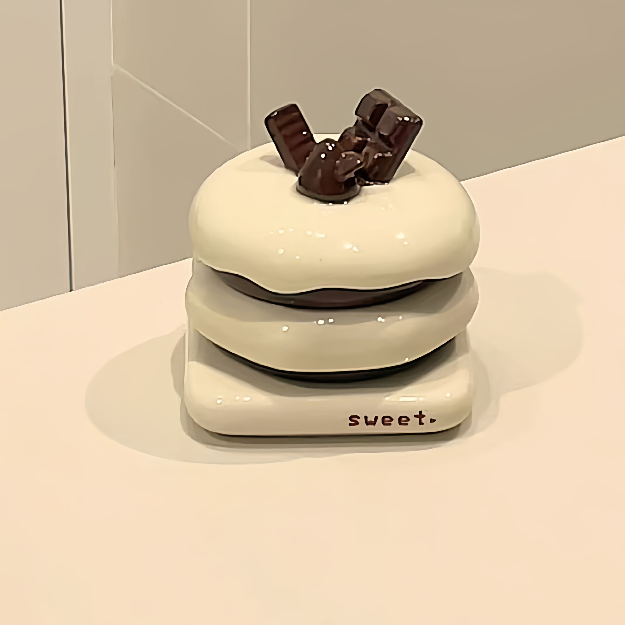 巧克力蛋糕立体陶瓷盘家用厨房客厅吐骨碟零食碟甜品盘子装饰摆件