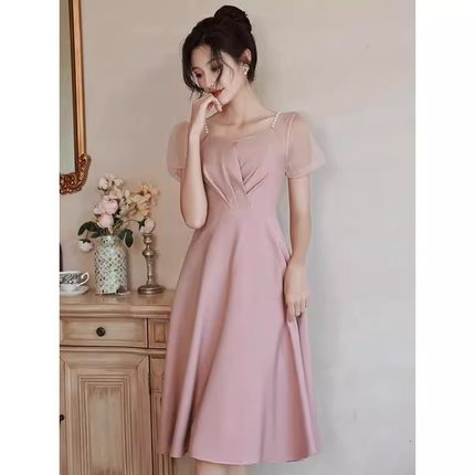 粉色订婚连衣裙小众轻奢高端晚礼服裙伴娘服气质婚礼平时可穿领证