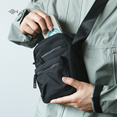 LANSPACE三间蓝男式 尼龙布小包单肩斜挎包夏季 手机包轻便多隔层黑