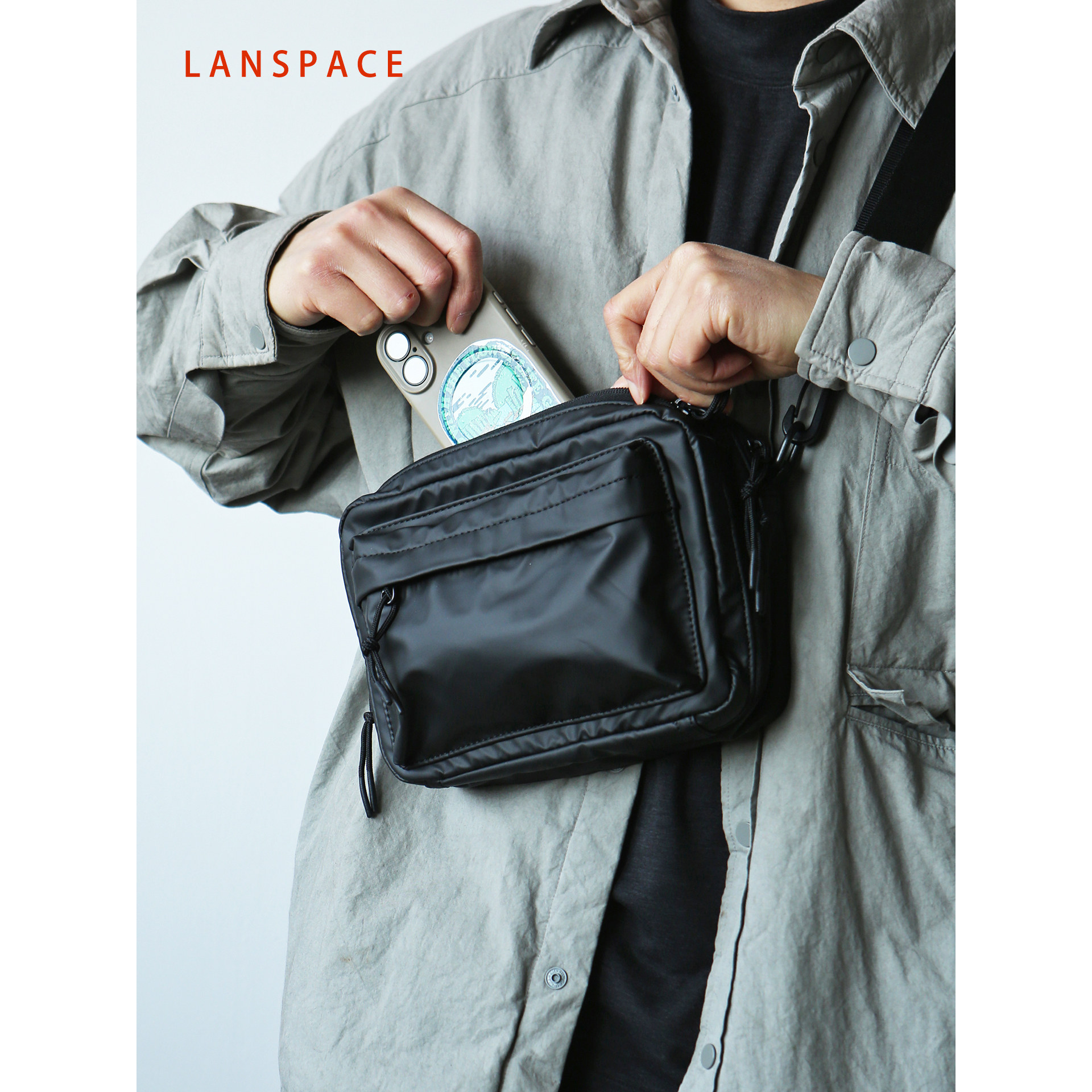 LANSPACE男式尼龙单肩包轻便斜挎包简洁时尚布包防水男包手机包