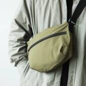 LANSPACE男式 尼龙单肩包轻便布包简洁休闲斜挎包手机包户外徒步包