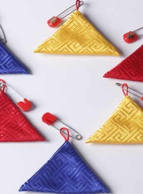 端午节热销三角袋红色小布袋收纳香囊手工宝福胎毛发别针挂脖