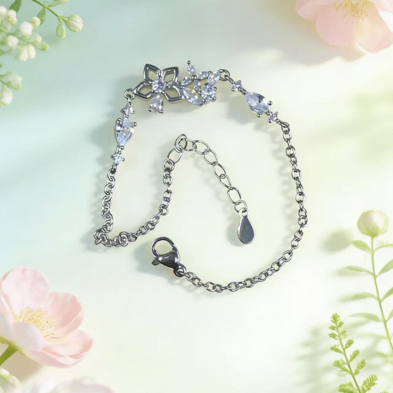 时尚轻奢简约风小花朵锆石手链高颜值小众手串精致小巧百搭手饰品