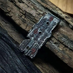 创意新中式山鬼令牌吊坠男女通用护身寓意项链高级感兽面牌毛衣链