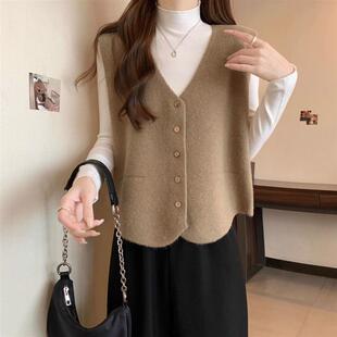 实拍现货秋冬新款大码百搭V领内搭毛衣马甲柔软单排扣坎肩上衣女