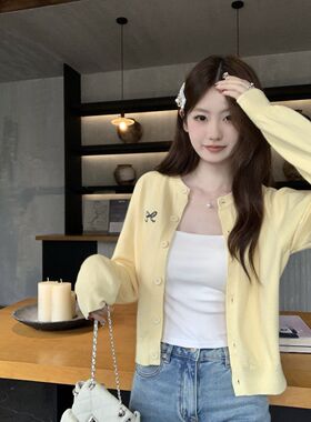 韩系减龄蝴蝶结刺绣针织开衫女早春黄色穿搭温柔绝美紫色短款上衣