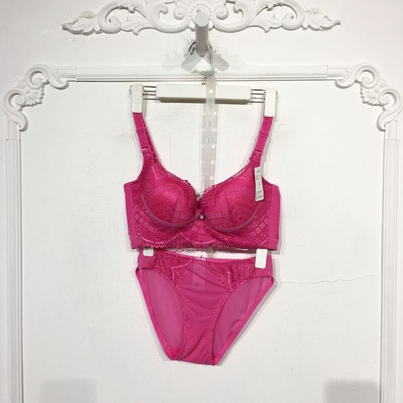 潮系列 D97484 时尚内衣套装品牌女装折扣饕