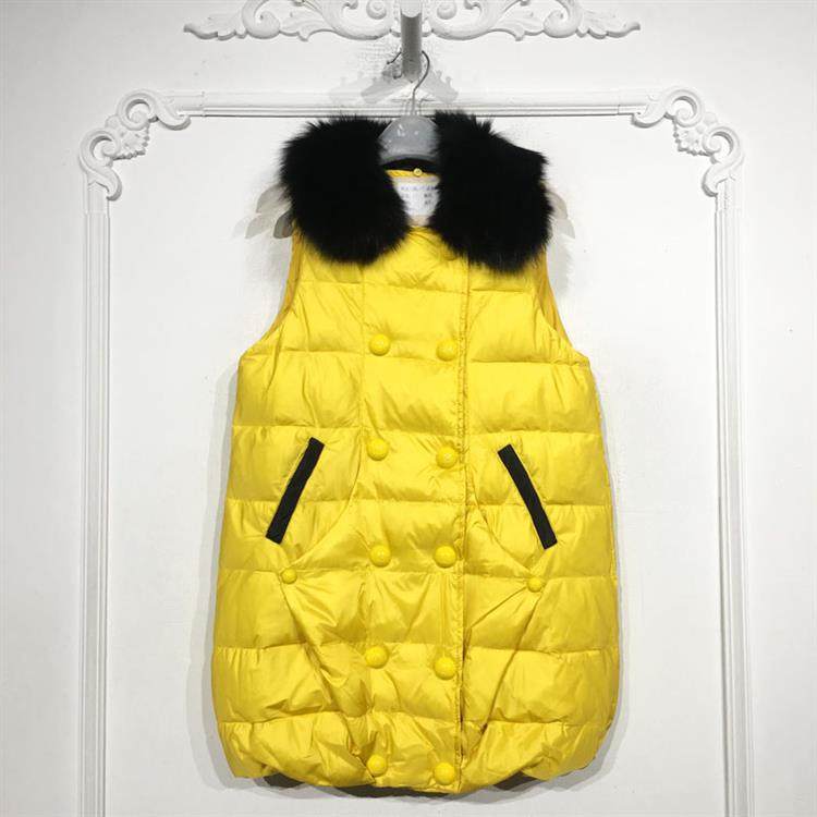 艾O系列 D94897 时尚真毛领羽绒马夹品牌女装折扣颦薪