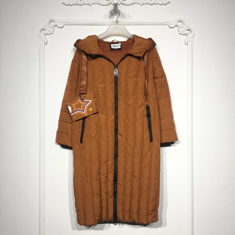 潮系列 8282S113 时尚羽绒服品牌女装折扣颦薪