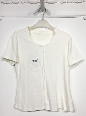 潮系列 8202S046 时尚T恤品牌女装折扣颦薪