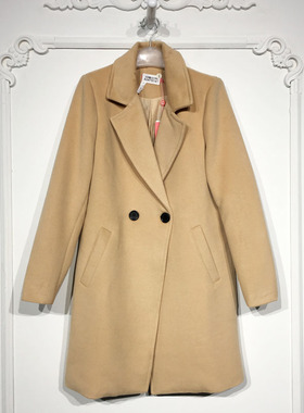 UGC系列 8247S141 时尚毛呢外套品牌女装折扣颦薪