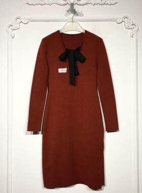 欧系列 8243S199 时尚针织连衣裙品牌女装折扣颦薪