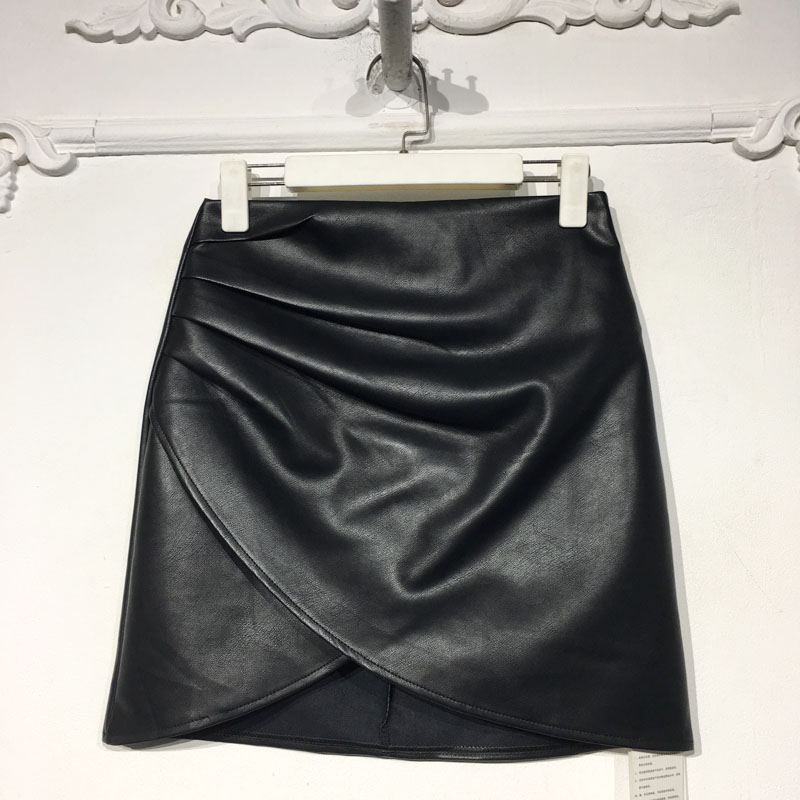 容系列 8327S076 时尚PU皮短裙品牌女装折扣颦薪